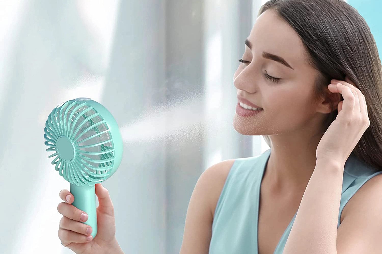 5 Best Portable Fans for Traveling [2023] Stay cool on the road!